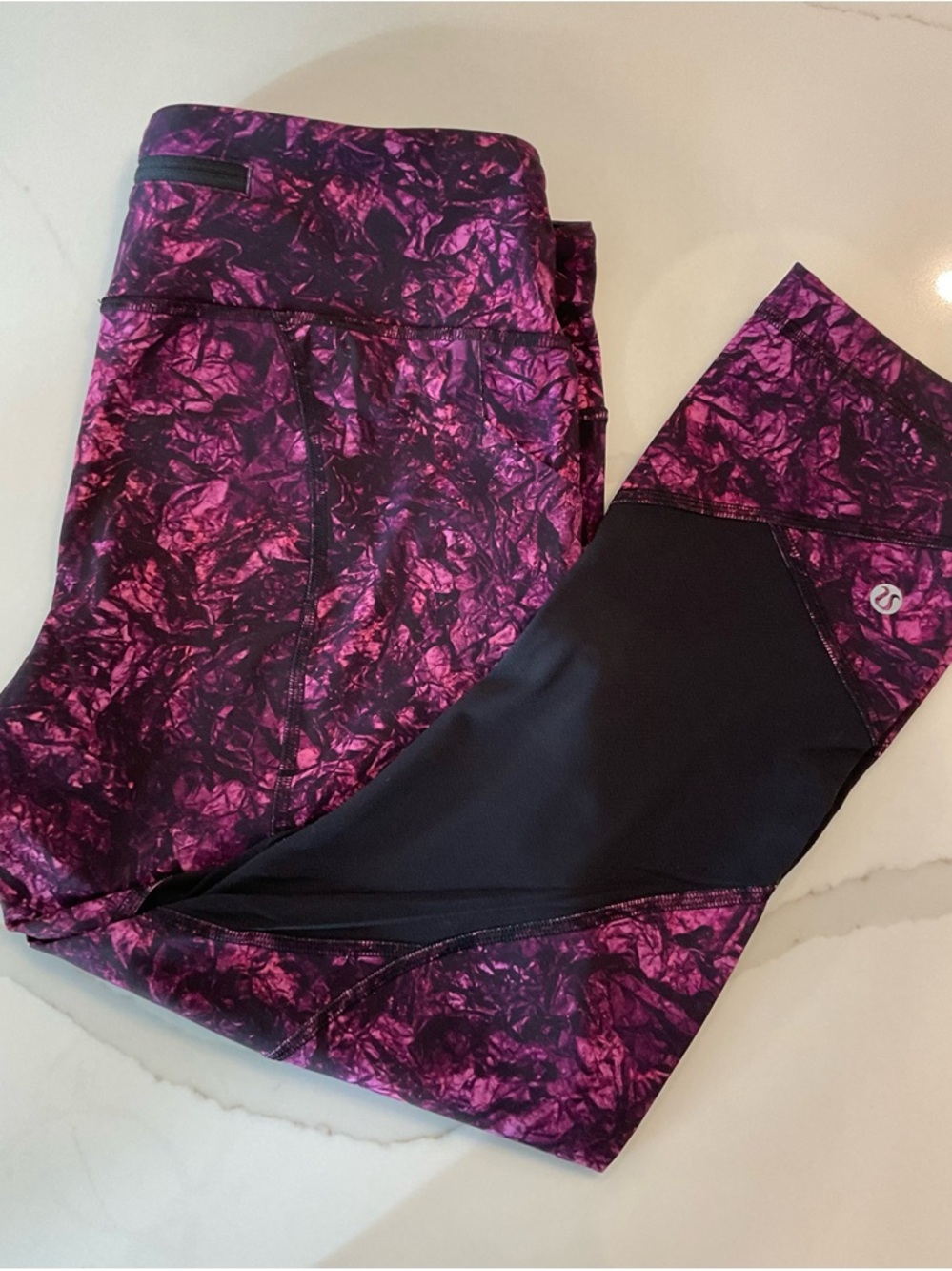 LULULEMON hot pink & black leggings